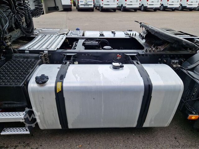 Standard tractor unit Renault Gamme T