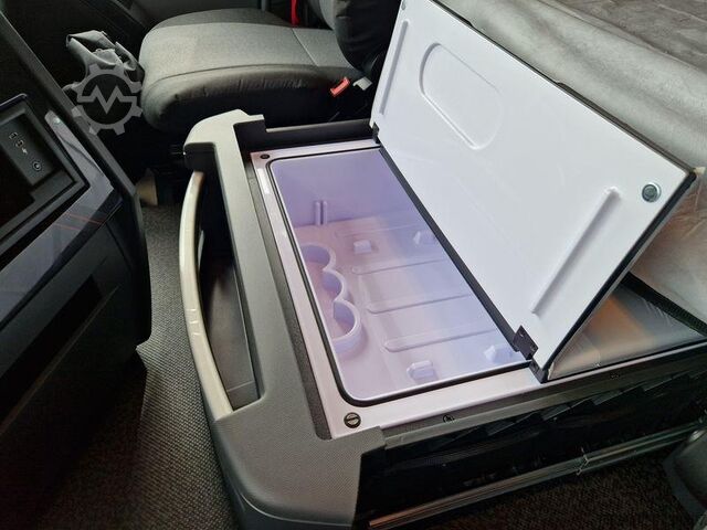 Standard tractor unit Renault C-Series