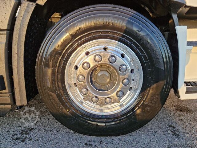 Standard tractor unit Renault Gamme T High