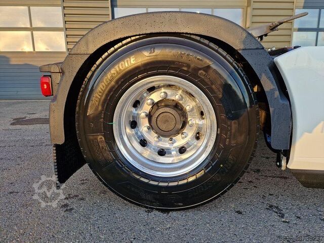 Standard tractor unit Renault Gamme T High