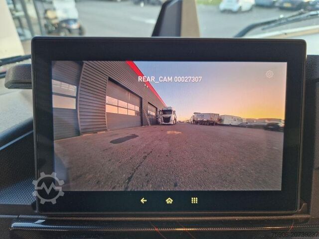 Standard tractor unit Renault Gamme T High