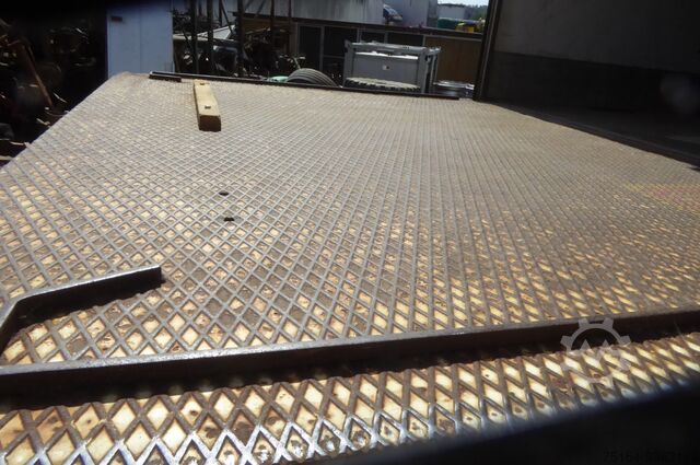 Gesloten opbouw Netam-Fruehauf ONCRK 30-218 A isoliert