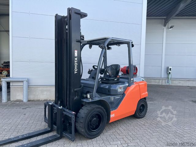 Empilhador de GPL Toyota 8 FG 45 N / 1.580 h!