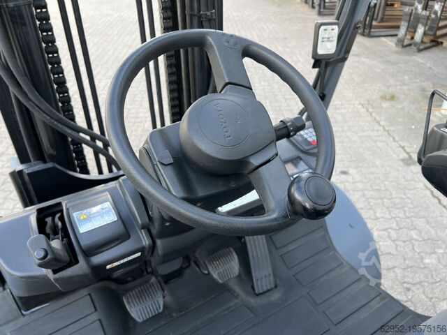 Empilhador de GPL Toyota 8 FG 45 N / 1.580 h!