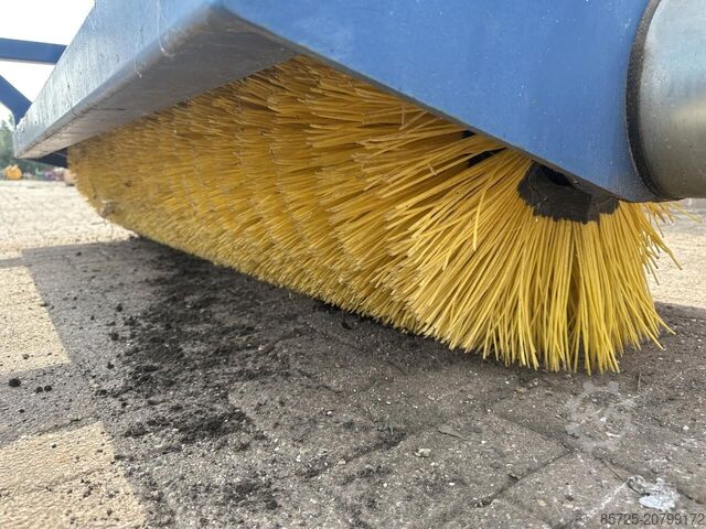 Borstel  Bezem - Gebruikt