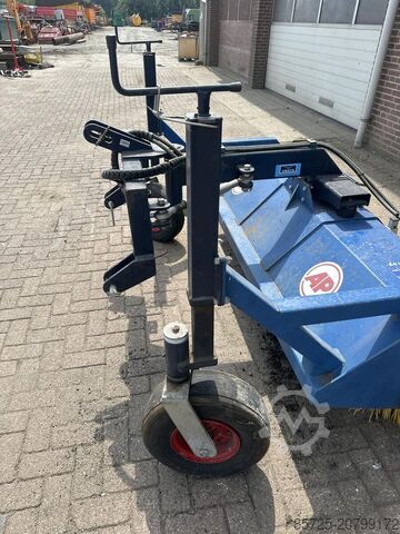 Borstel  Bezem - Gebruikt