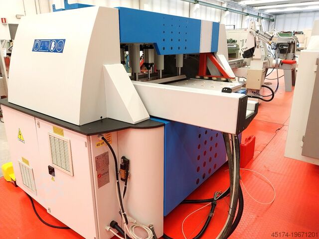 Bewerkingscentrum met doorvoer MASTERWOOD PROJECT TF 100