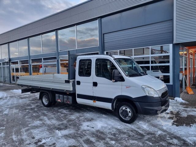 Platformwagen dubbele cabine Iveco Daily 40C15 3.0D Open laadbak DC 7 pers GVW 350...