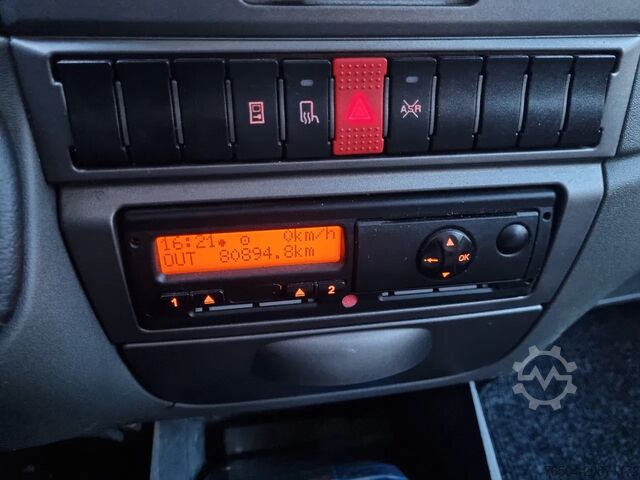 Platformwagen dubbele cabine Iveco Daily 40C15 3.0D Open laadbak DC 7 pers GVW 350...