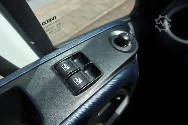 Bestelwagen autodrager Iveco 40 C 18 Luchtering 3.0 L motor Tijhof opbouw