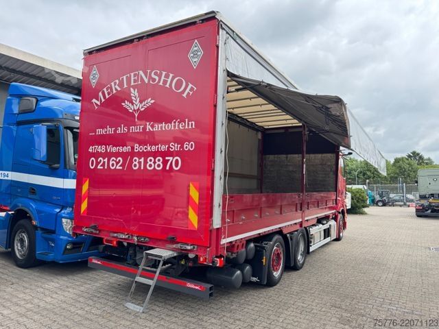 Kamion sa ravnom platformom i ceradom MERCEDES-BENZ 2548 Actros 5 L 6x2 Lowliner BDF