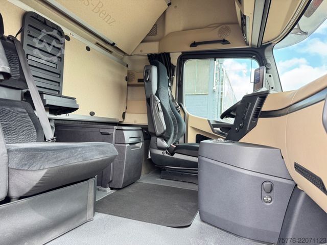 Kamion sa ravnom platformom i ceradom MERCEDES-BENZ 2548 Actros 5 L 6x2 Lowliner BDF