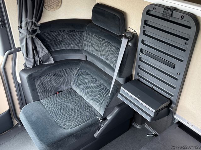 Kamion sa ravnom platformom i ceradom MERCEDES-BENZ 2548 Actros 5 L 6x2 Lowliner BDF