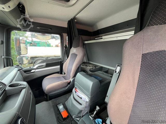 Autocamion cu destinație specială MAN TG-M 18.340 4x2  Pritsche Kran Atlas 135.2+Funk