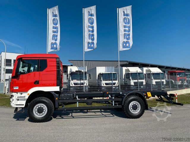 Autocamion cu destinație specială MAN TGM 18.250 4x4 BB/Fahrgestell/3-Sitze/Neu