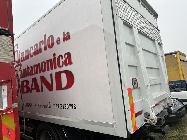 Dobozos teherautó iveco EuroCargo ML 180