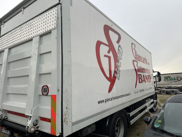 Dobozos teherautó iveco EuroCargo ML 180