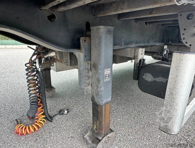 Skåpsemitrailer LAMBOO T03 ISOLATED BOX + HEATER STEERING AXLE L