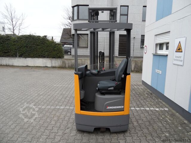 Doprete do kamiona Jungheinrich ETV 110 - nur 646 Stunden! - Triplex - TOP