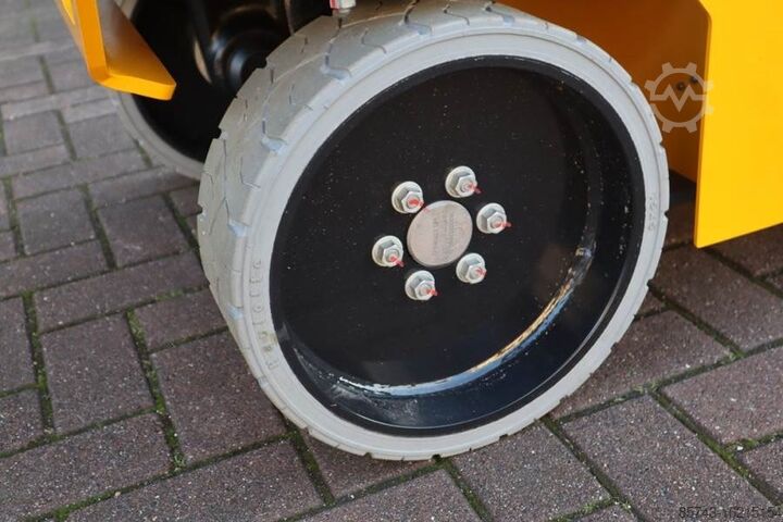 Scherenhebebühne Haulotte Compact 8N Valid inspection, *Guarantee! 8m Workin