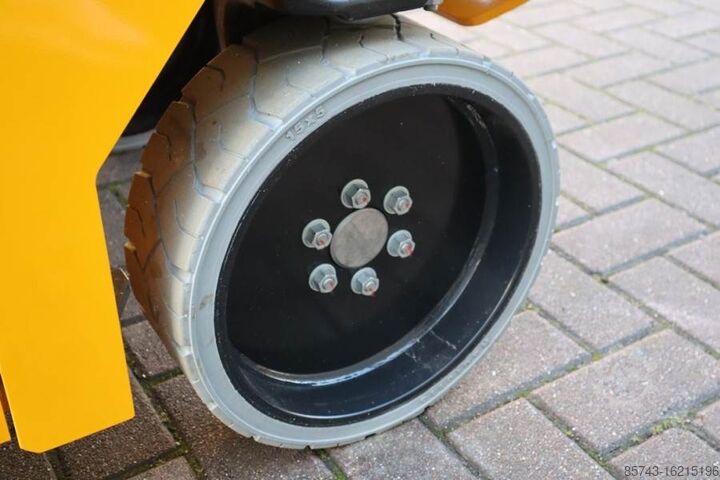 Scherenhebebühne Haulotte Compact 8N Valid inspection, *Guarantee! 8m Workin