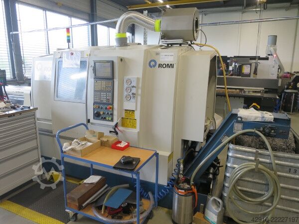 CNC esztergáló és maró központ ROMI E280