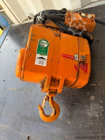 ABUS 500 kg, 204 cm met elektrische takel HADEF 250 kg ABUS 500 kg 204 cm z wciągarką elektryczną HADEF 250 kg ABUS 500 kg 204 cm z wciągarką elektryczną HADEF 250 kg