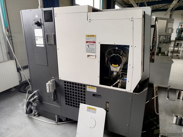 CNC eszterga Okuma GENOS L2000-e