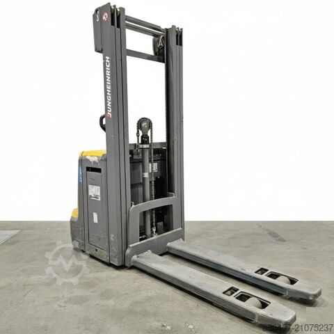 Pallet Stackers Jungheinrich EJC 212z / 4.3m/ 474mh/ initial