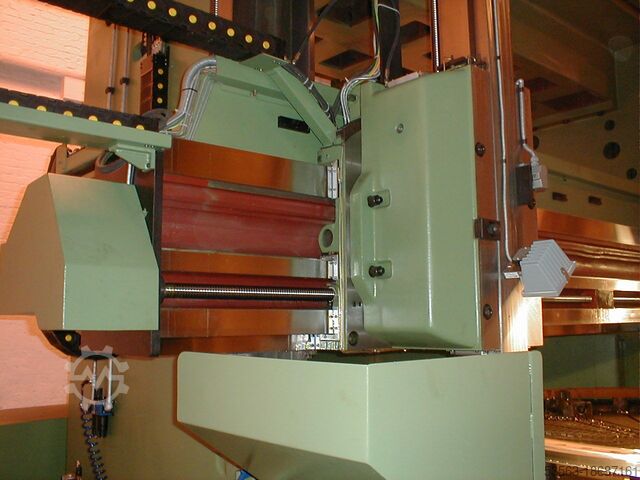 Vertikální revolverový soustruh REM SCR 33 Conventional + DRO