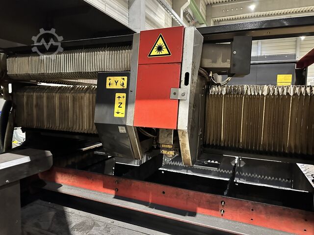 Lasersnijmachine Amada LCG-3015