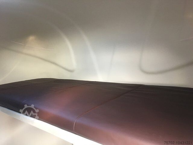 Veewagen Steinsberger 3-Pferdeanhänger mit neuer Wohnung