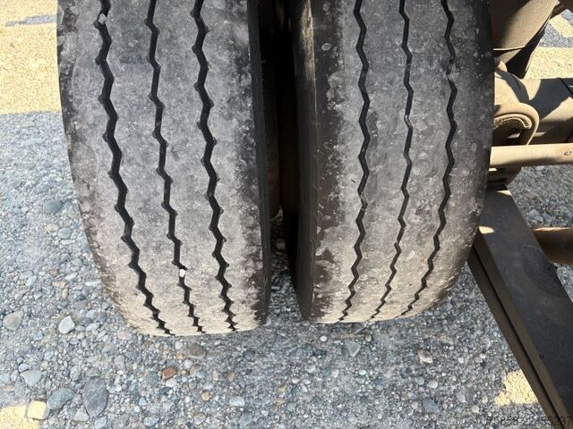 ρυμουλκούμενο εναλλάξιμου σασί SOMMER Verzinkte BDF Lafette 235/75R17,5 BPW