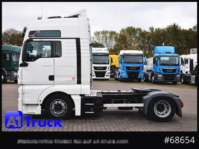 Nagy térfogatú nyergesvontató MAN TGX 18.500 XXL Low, Inarder Navi Standklima,