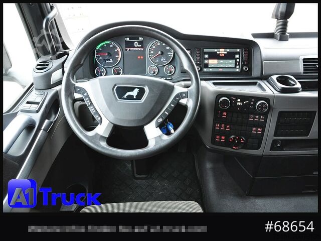 Nagy térfogatú nyergesvontató MAN TGX 18.500 XXL Low, Inarder Navi Standklima,