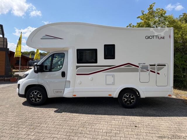 Kamper z alkową GIOTTILINE Siena 422 - Full Pack