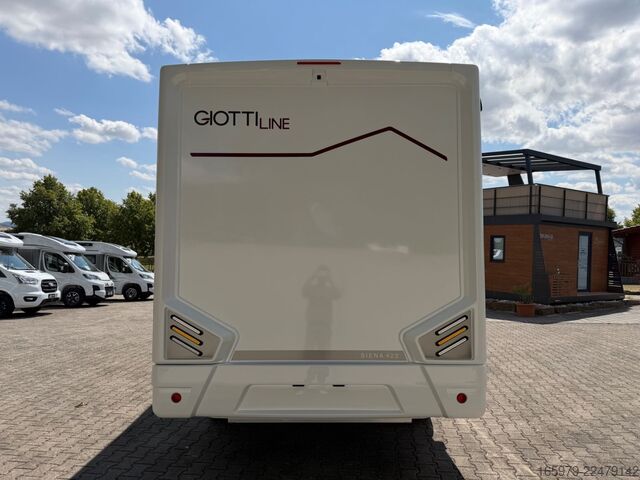 Kamper z alkową GIOTTILINE Siena 422 - Full Pack