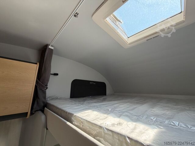 Kamper z alkową GIOTTILINE Siena 422 - Full Pack