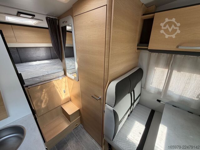 Kamper z alkową GIOTTILINE Siena 422 - Full Pack
