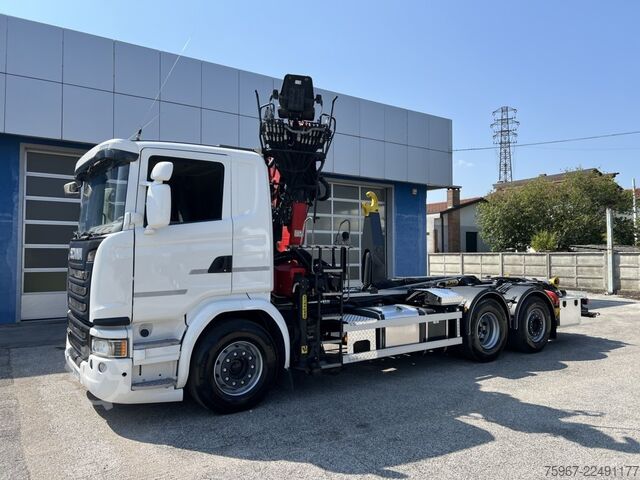 Kroghejs-lastbil med kran SCANIA G490