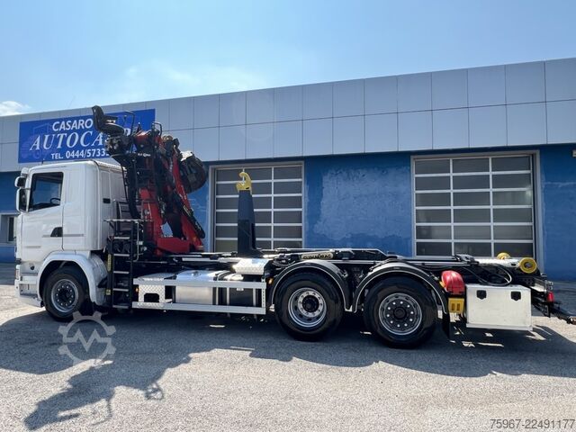 Kroghejs-lastbil med kran SCANIA G490