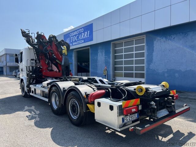 Kroghejs-lastbil med kran SCANIA G490