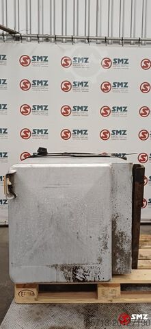 Hydrauliektank Renault Occ hydraulische tank 250L + materiaalkast Renault