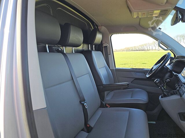 High-roof van VOLKSWAGEN TRANSPORTER 2.0 TDI L2H1 Navi Trekhaak!