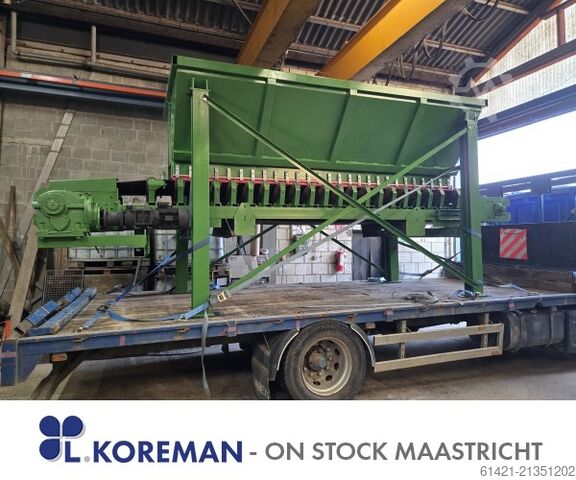 Doseringsbåndtransportør Kleemann med tragte  