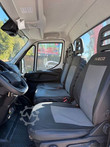 Truck-mounted crane van IVECO Daily 72-180 Meiller Kipper Kran 10m FUNK AHK