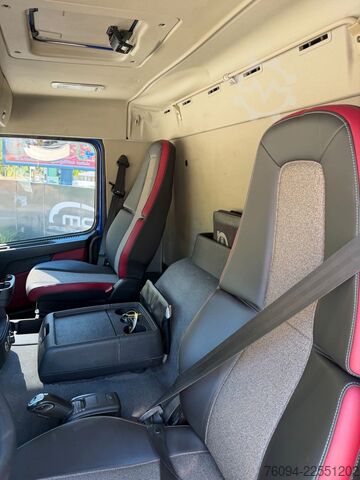 Ανατρεπόμενο φορτηγό VOLVO FMX 6x4 KRAN abstattelbar 18m Kipper Bordmatik