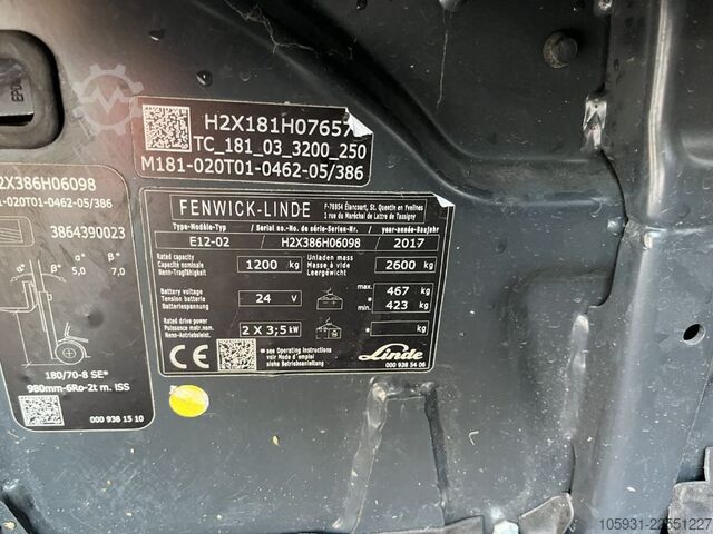 Stivuitor electric cu 3 roți Linde E12-02