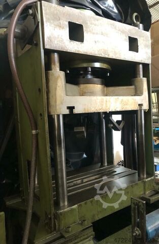 Linea per profili metallici a secco (borchie) Dreistern 1214