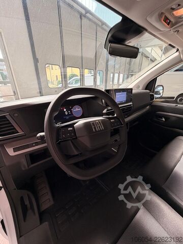 Skåpbil med säten FIAT ULISSE